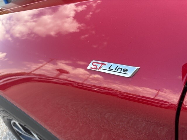 2022 Ford Explorer ST-Line photo 2