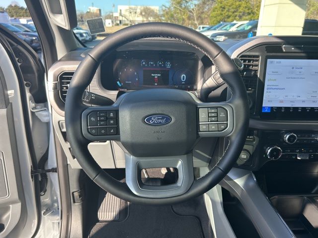 2025 Ford F-150 XLT - Photo 17