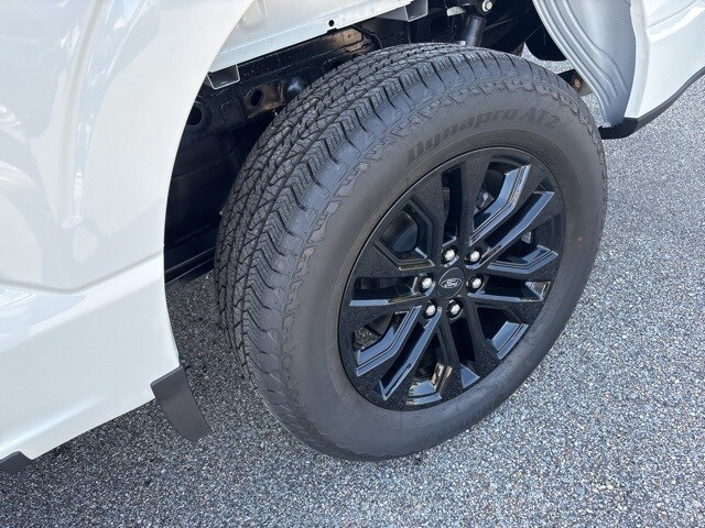 2025 Ford F-150 Lariat photo 4
