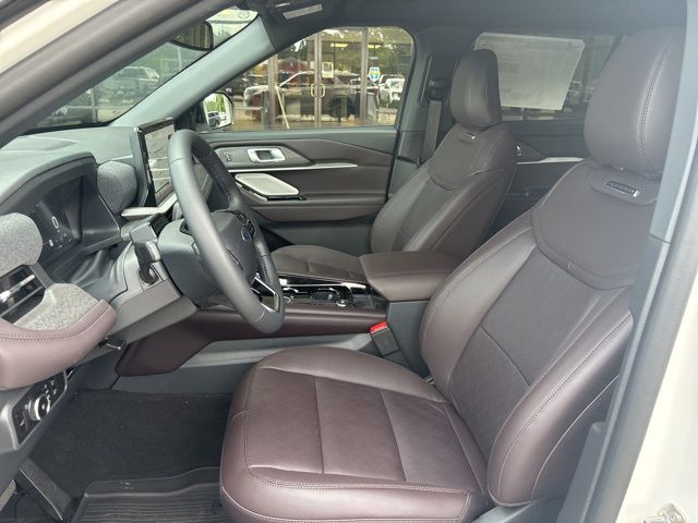 2026 Ford Explorer Platinum's photo