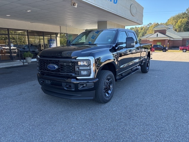 2026 Ford F-350 Super Duty XL's photo