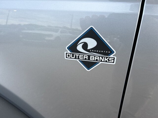 2024 Ford Bronco Outer Banks photo 3