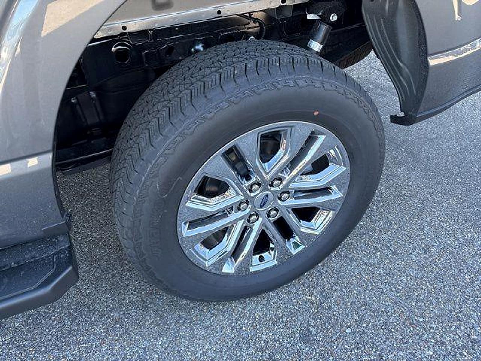 2025 Ford F-150 Lariat - Photo 5