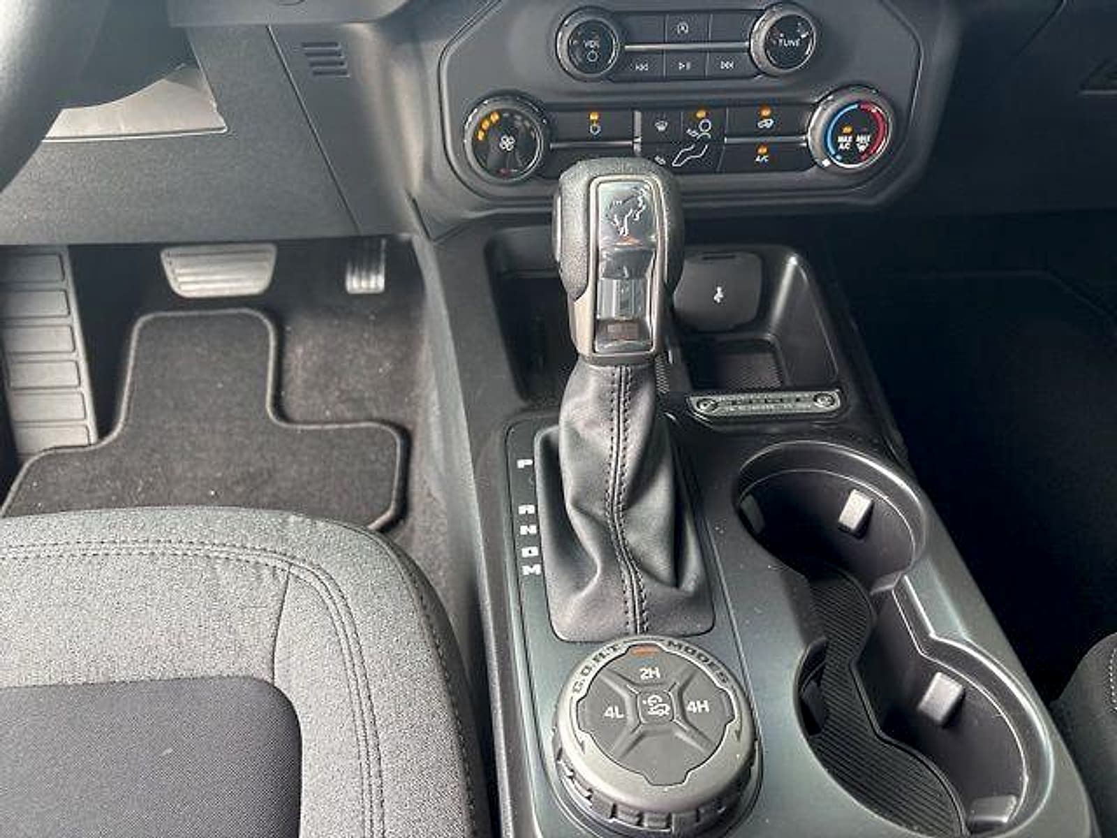 2025 Ford Bronco 4-Door Base - Photo 16