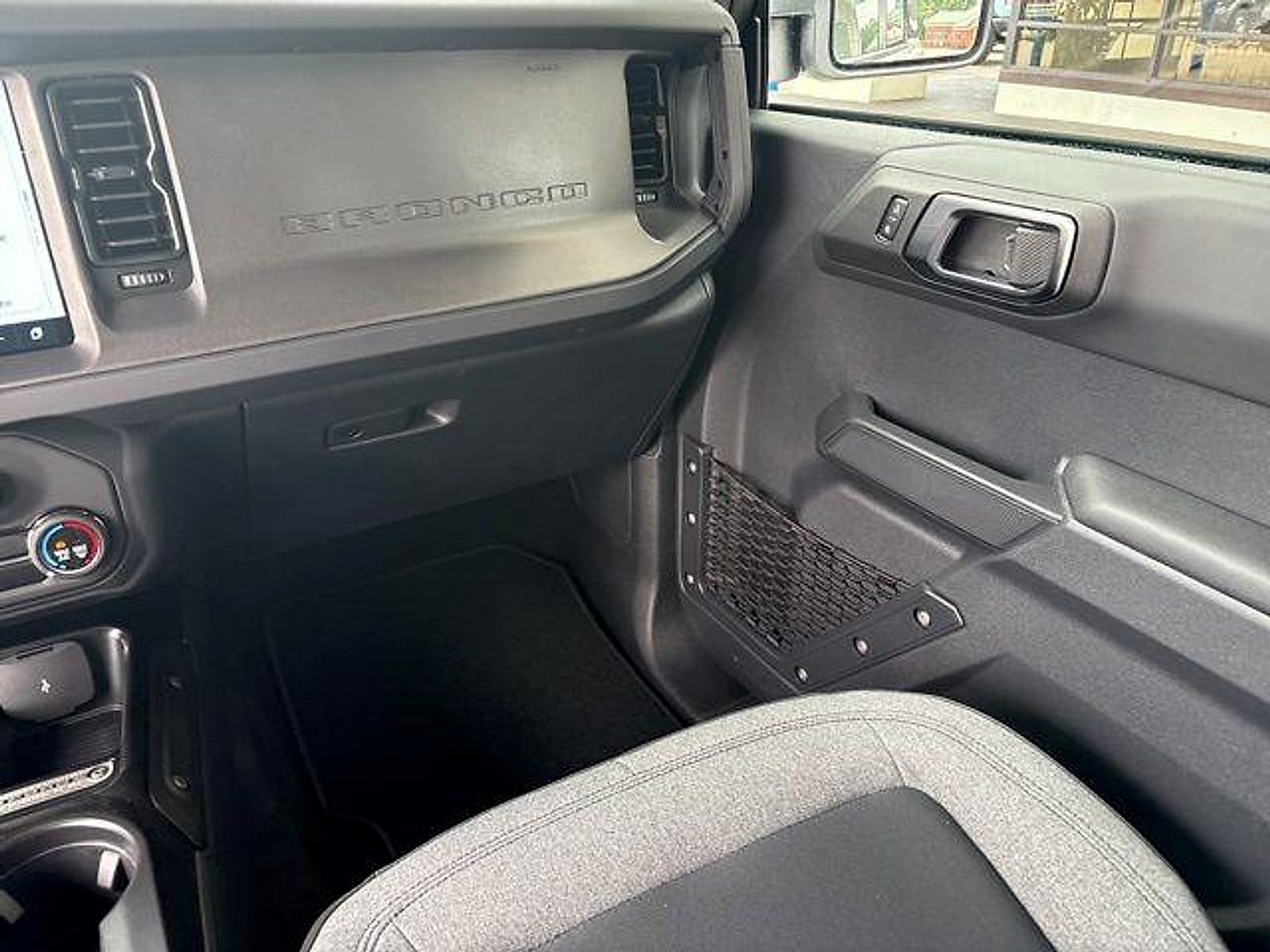 2025 Ford Bronco 4-Door Base - Photo 13