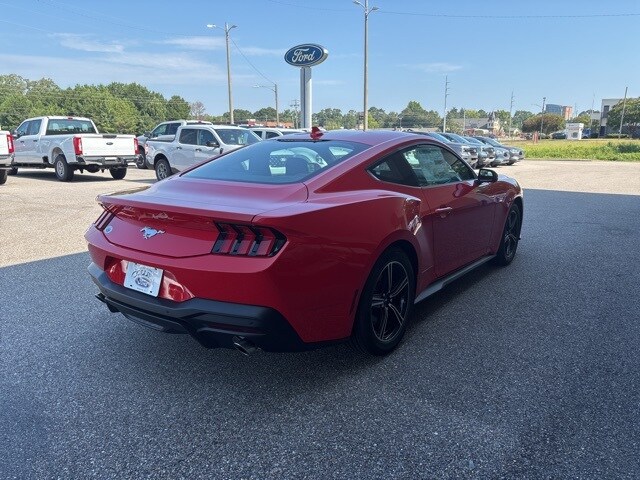 2025 Ford Mustang EcoBoost photo 4