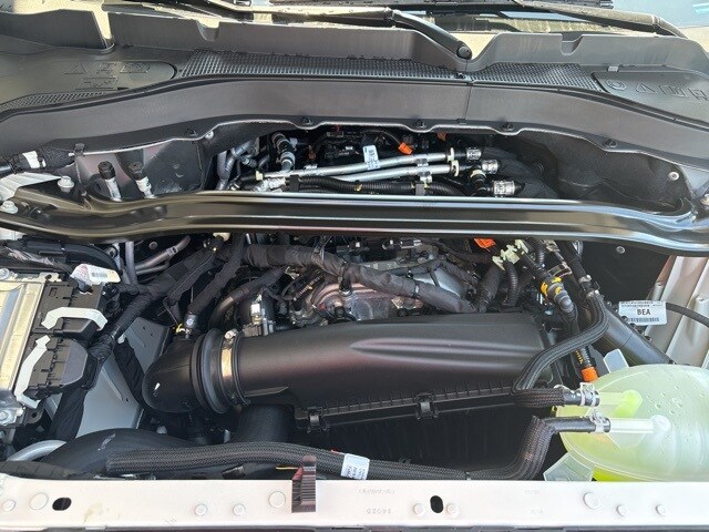 2025 Ford Explorer ST-Line photo 2