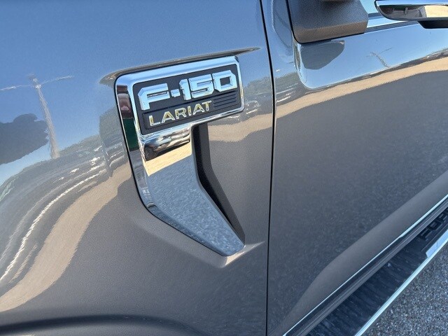 2025 Ford F-150 Lariat photo 3