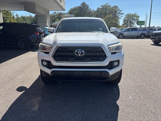 2017 Toyota Tacoma SR5 TRD Sport photo 2
