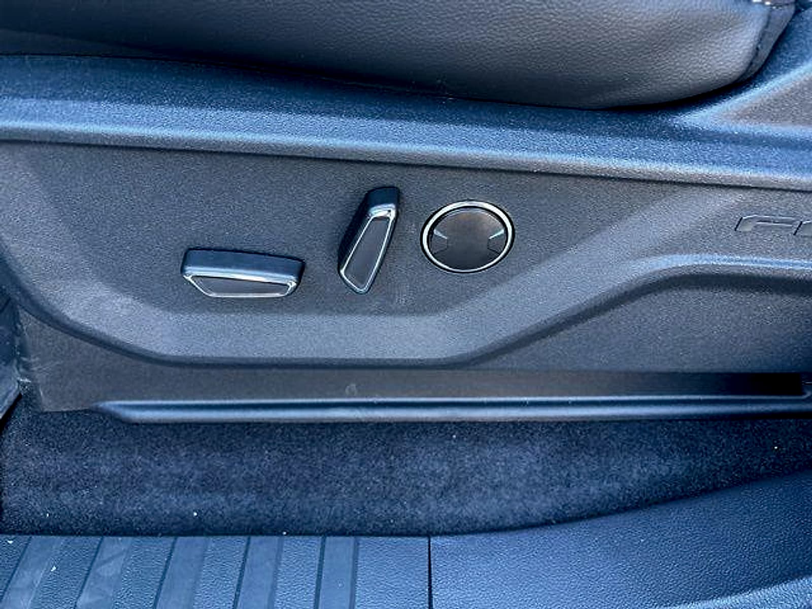 2025 Ford F-150 Lariat - Photo 13