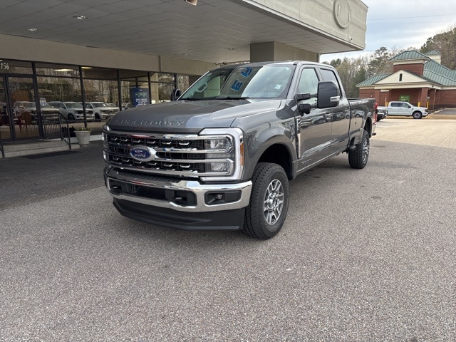 2026 Ford F-350 Super Duty Lariat's photo