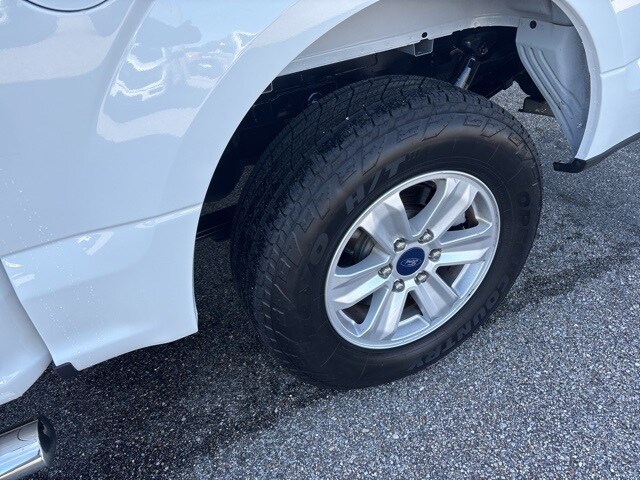 2017 Ford Explorer XLT photo 4