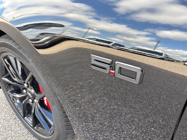 2025 Ford Mustang GT Premium photo 3