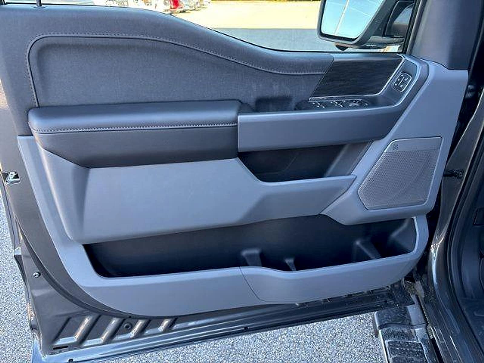 2025 Ford F-150 Lariat - Photo 23