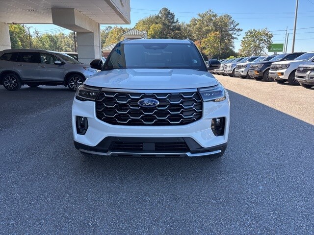 2025 Ford Explorer Platinum photo 2
