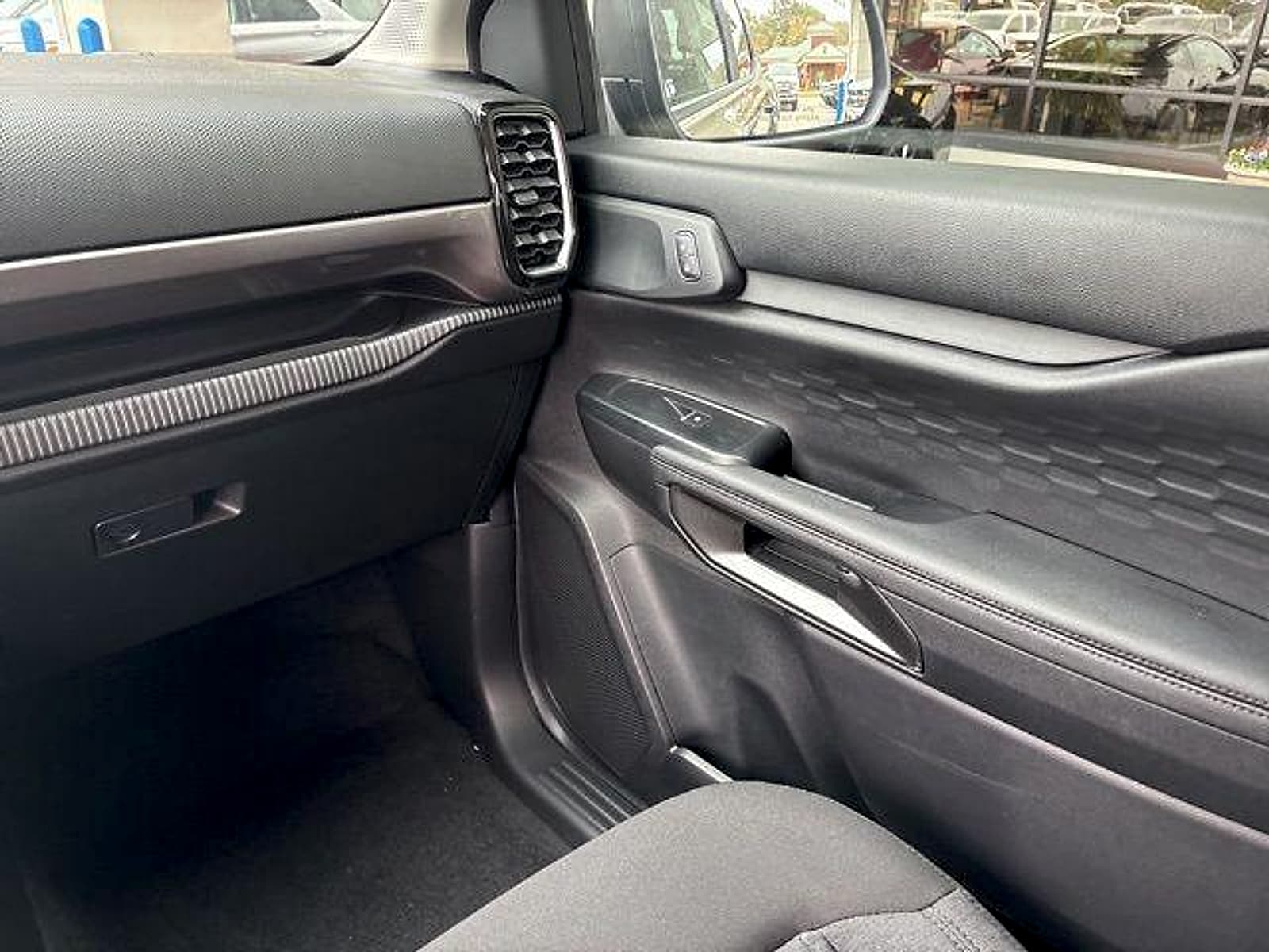 2025 Ford Ranger XLT - Photo 14
