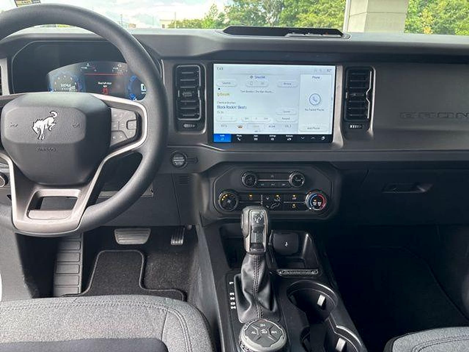 2025 Ford Bronco 4-Door Base - Photo 15