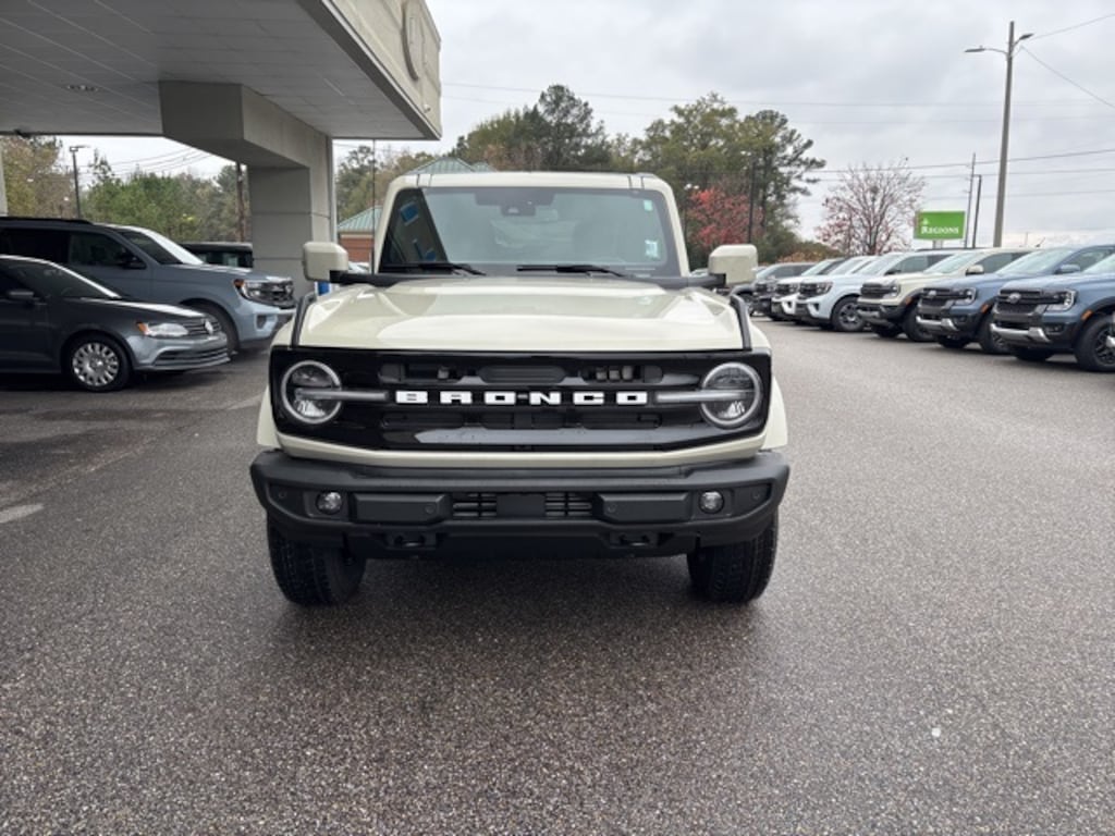 New 2025 Ford Bronco Outer Banks SUV