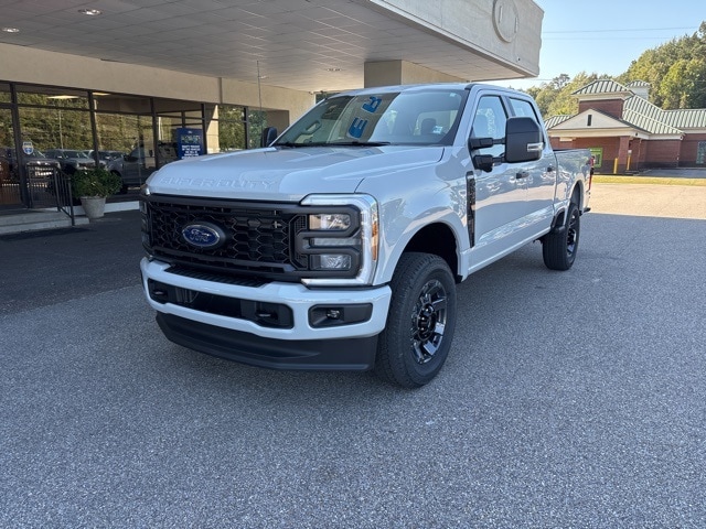 2026 Ford F-350 Super Duty XL's photo