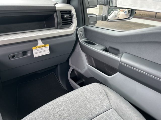 2025 Ford F-350 Super Duty XL - Photo 14