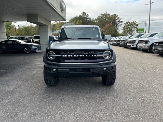 2024 Ford Bronco Outer Banks photo 2