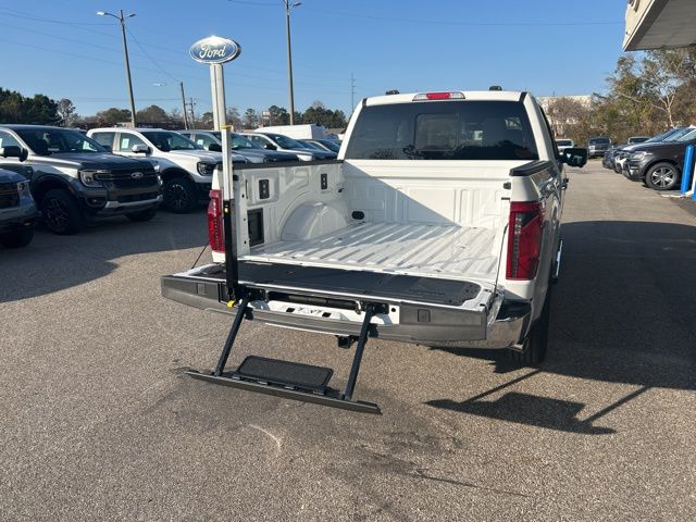 2025 Ford F-150 XLT - Photo 7