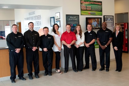 Staff member Collision Center of Peoria from ID_e816fd18cb32