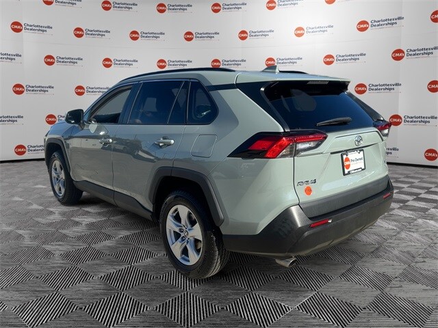 2021 Toyota RAV4 XLE photo 2