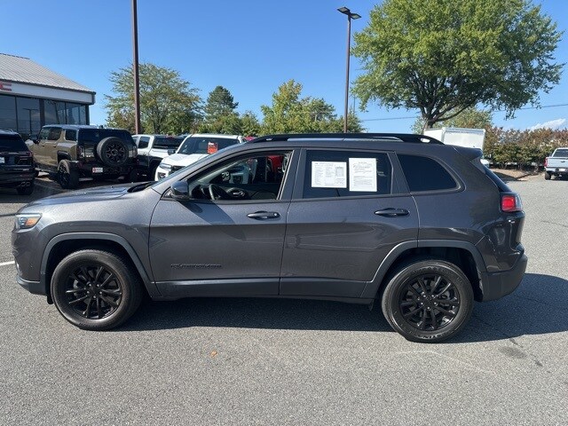 2023 Jeep Cherokee Altitude photo 2