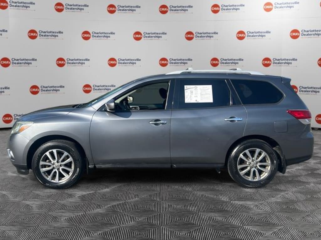 Used 2016 Nissan Pathfinder SV SUV