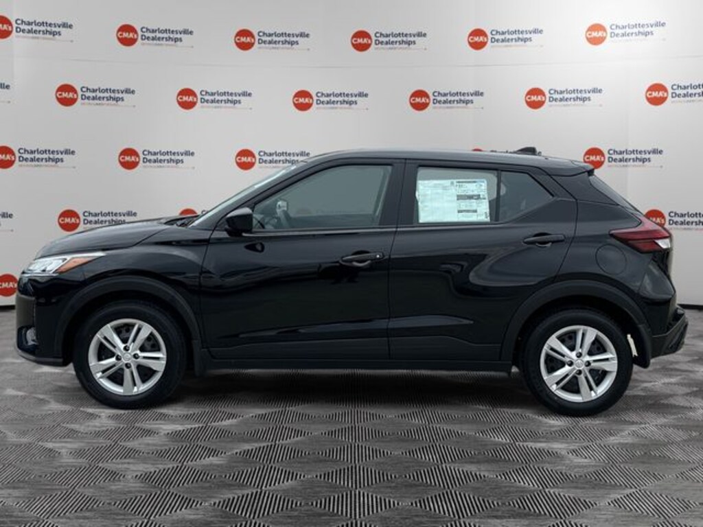 New 2025 Nissan Kicks Play S SUV