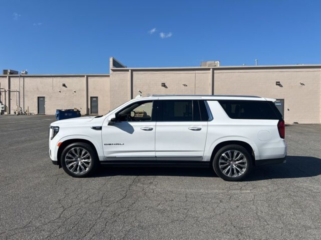 Used 2022 GMC Yukon XL Denali SUV