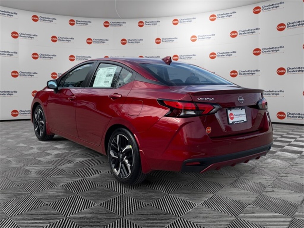 New 2025 Nissan Versa 1.6 SR Sedan