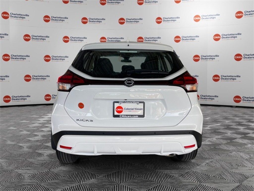 New 2025 Nissan Kicks Play S SUV