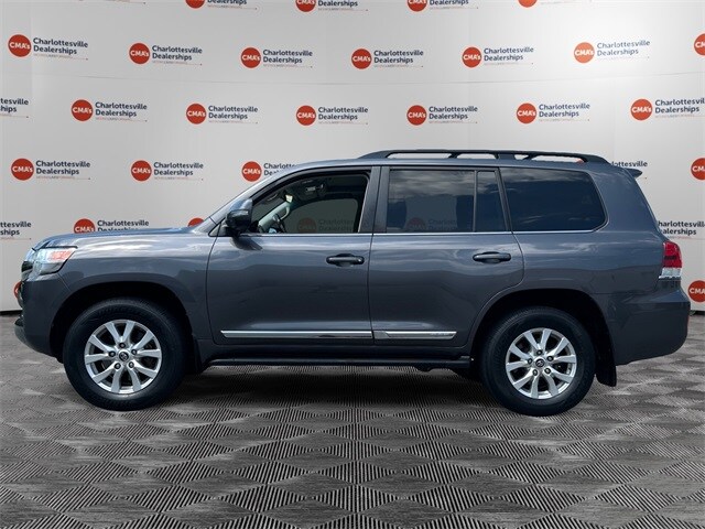 2020 Toyota Land Cruiser Base photo 2