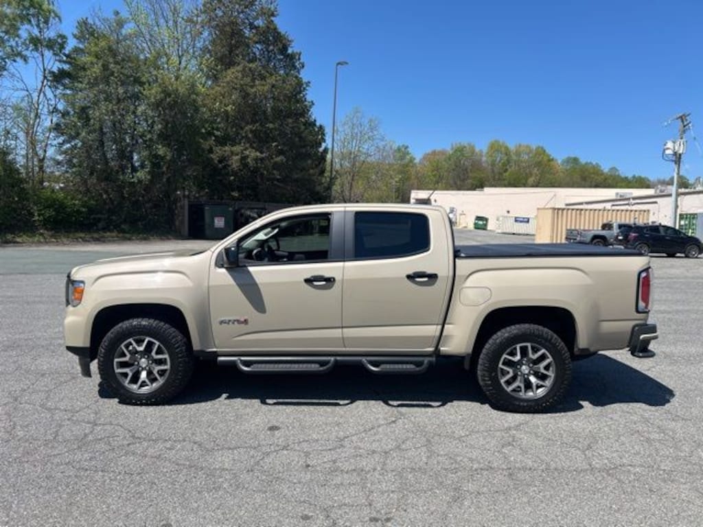 Used 2022 GMC Canyon AT4 w/Leather Truck