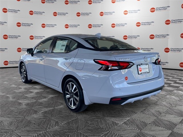 2025 Nissan Versa 1.6 SV photo 3