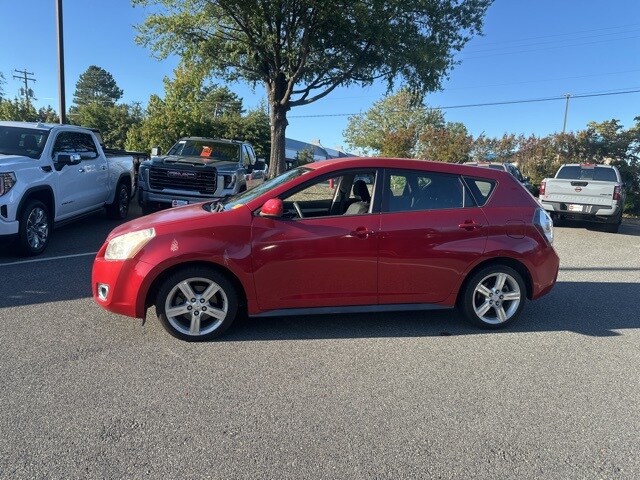 2009 Pontiac Vibe Base photo 2