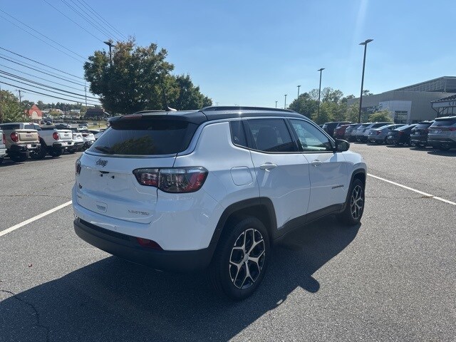 2024 Jeep Compass Limited photo 2