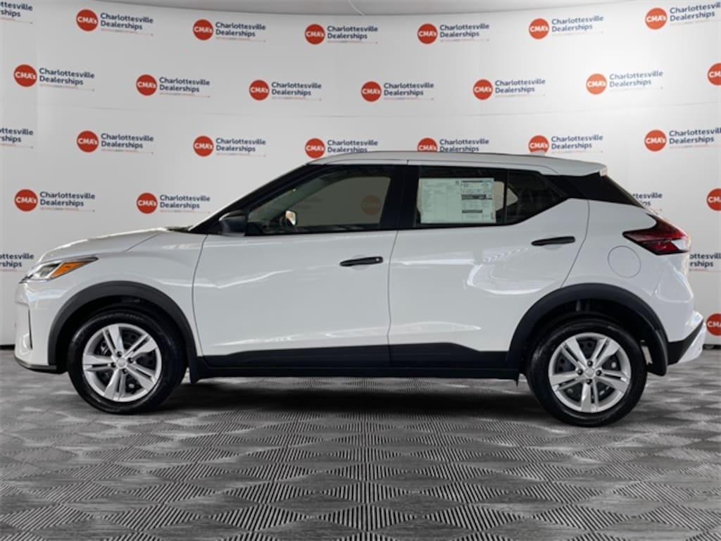 New 2025 Nissan Kicks Play S SUV