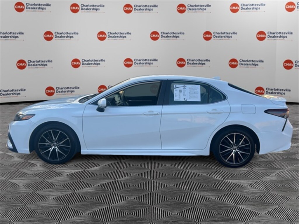 Used 2024 Toyota Camry SE Sedan