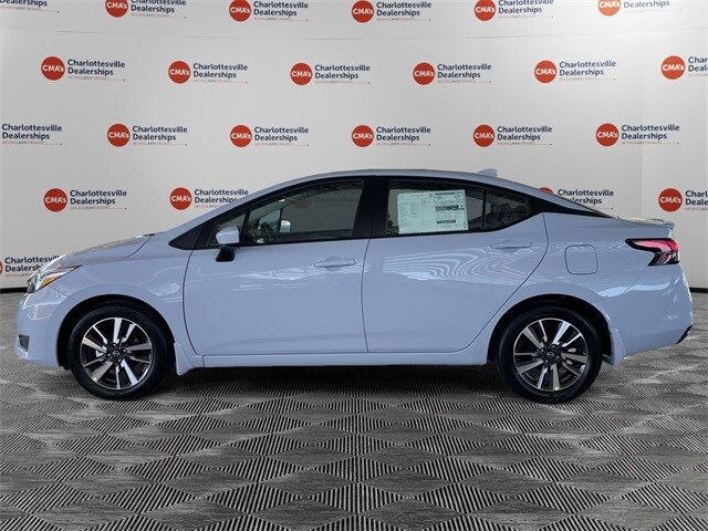 2025 Nissan Versa 1.6 SV photo 2