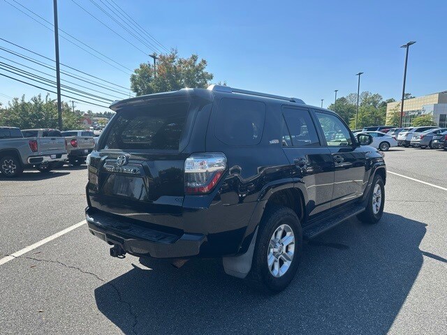 2018 Toyota 4Runner SR5 photo 2