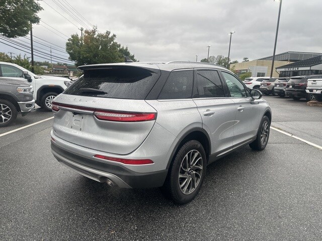 2020 Lincoln Corsair Standard photo 4