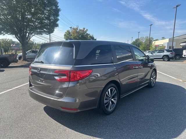 2023 Honda Odyssey Touring photo 4