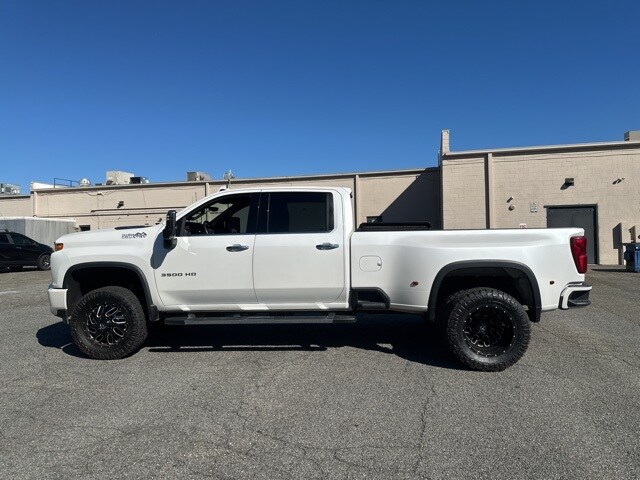 2022 Chevrolet Silverado 3500HD High Country photo 2