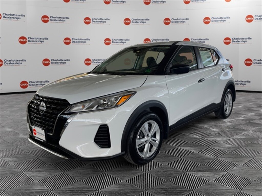 New 2025 Nissan Kicks Play S SUV