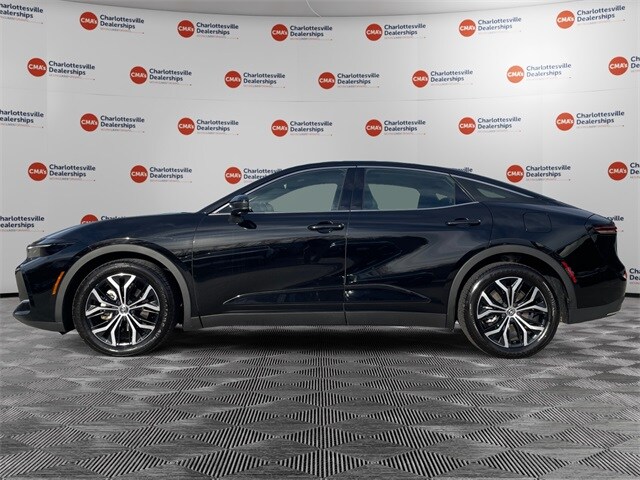 2024 Toyota Crown XLE photo 2