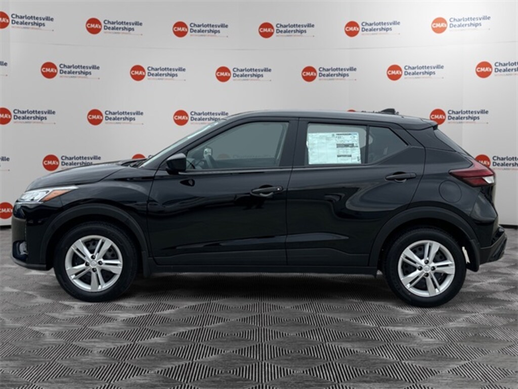 New 2025 Nissan Kicks Play S SUV