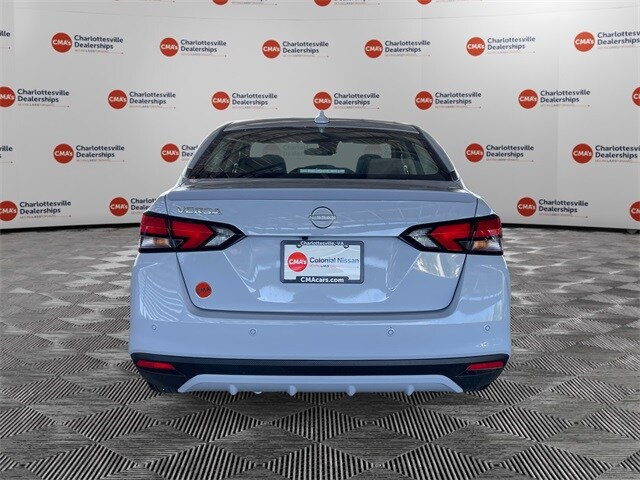 2025 Nissan Versa 1.6 SV photo 4